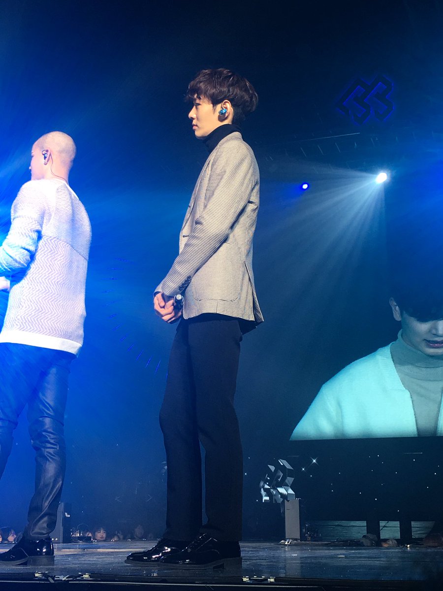 uneesushi's tweet photo. 170121 비투비타임 #비투비 #BTOB 
#창섭 #이창섭
우리오빠 비율 클라스~~~~~ https://t.co/8B0lKqsDyL