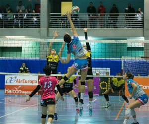 SextoAnillo's tweet photo. El CV Haris se llevó el derbi canario (por @Guille_CPT) https://t.co/PEKjTDBSel #superligavoley #VoleyFemenino https://t.co/wEADaLaKCD