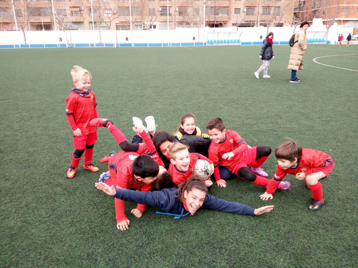 UDAldaiaCF_Base's tweet photo. Los Querus de @PatriCanyaveras y #Laura han vuelto a pasarlo bien. Ganan 3-0 con un jugador menos todo el partido.
#Querus ⚽️🏃🏻👧🏻👦🏻👦🏼👦🏽🔴🔴🔵 https://t.co/K4xazB31NH
