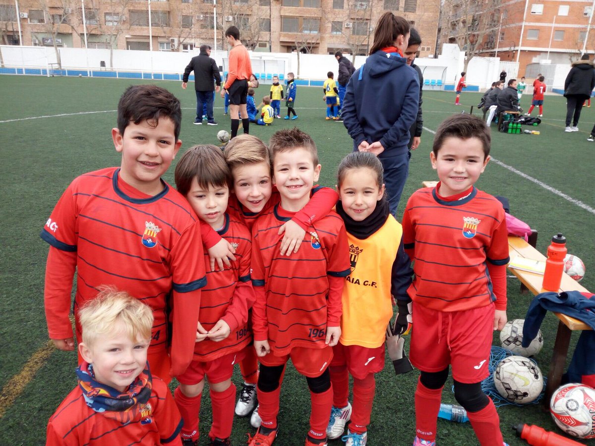 UDAldaiaCF_Base's tweet photo. Los Querus de @PatriCanyaveras y #Laura han vuelto a pasarlo bien. Ganan 3-0 con un jugador menos todo el partido.
#Querus ⚽️🏃🏻👧🏻👦🏻👦🏼👦🏽🔴🔴🔵 https://t.co/K4xazB31NH