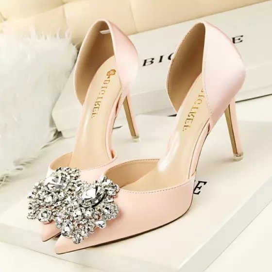 Heels so pretty that you wont be able to take your eyes off! Visit shopo.in/feathertouchco…
#Shopoholic #Shopotime #Heels #Stilettos #Fashion