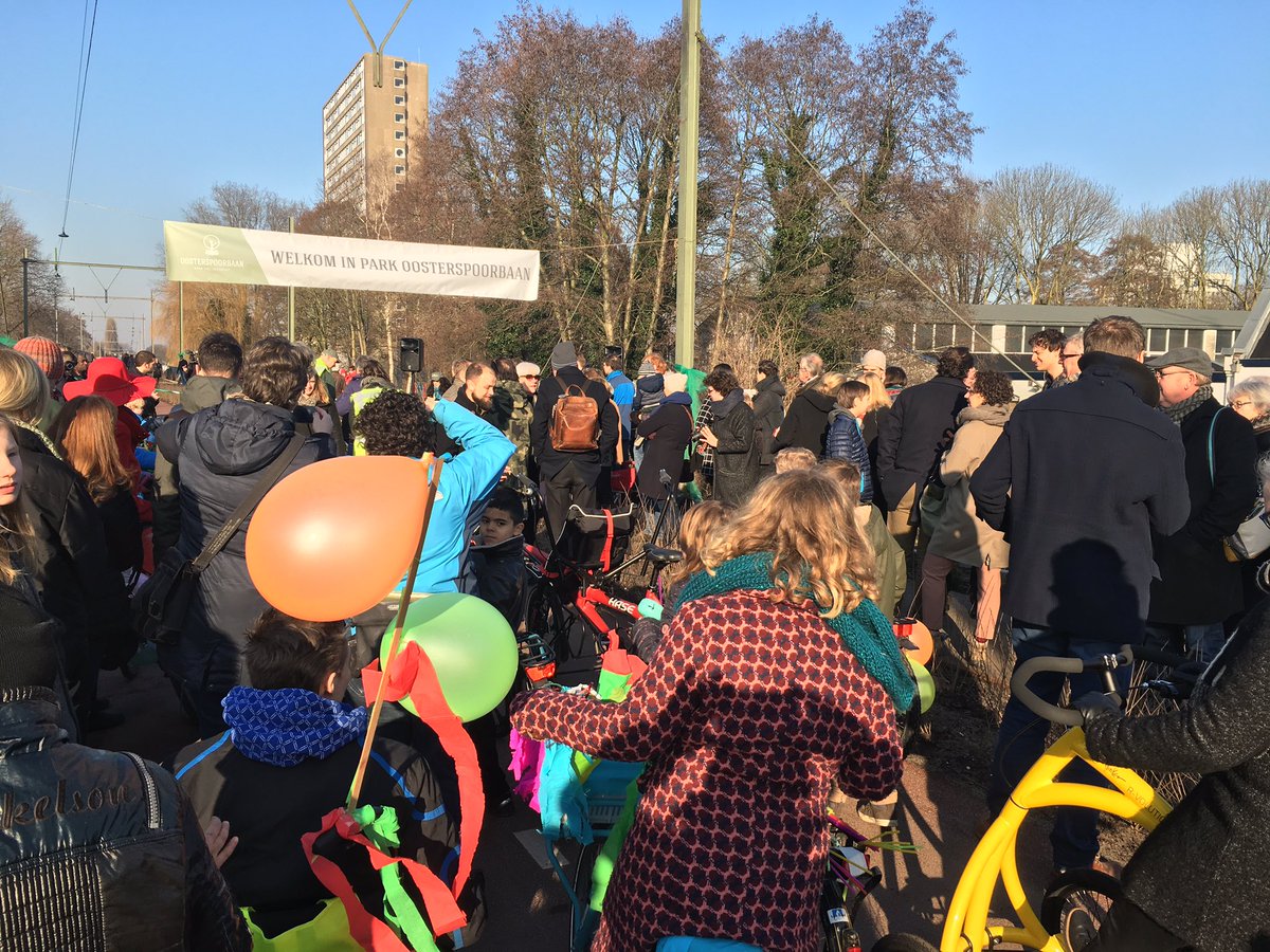 maximaparknl's tweet photo. Heel veel belangstelling voor opening park @oosterspoorbaan https://t.co/JL9xXGZPMC