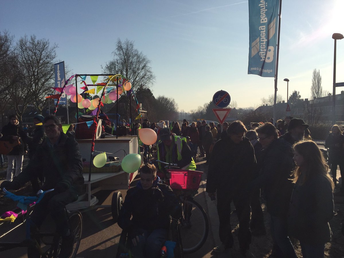 marleenhaage's tweet photo. Lekker weertje voor de opening van @oosterspoorbaan. Mooi resultaat van bewoners! #Utrecht https://t.co/5BMmJRlJwq