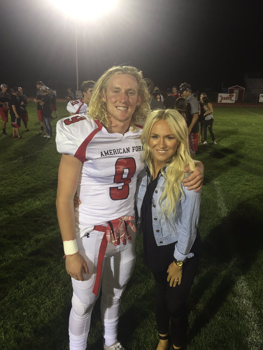 jkoelliker_92's tweet photo. HBD pt2 #FAVsibling https://t.co/sEeuxn5q0Q