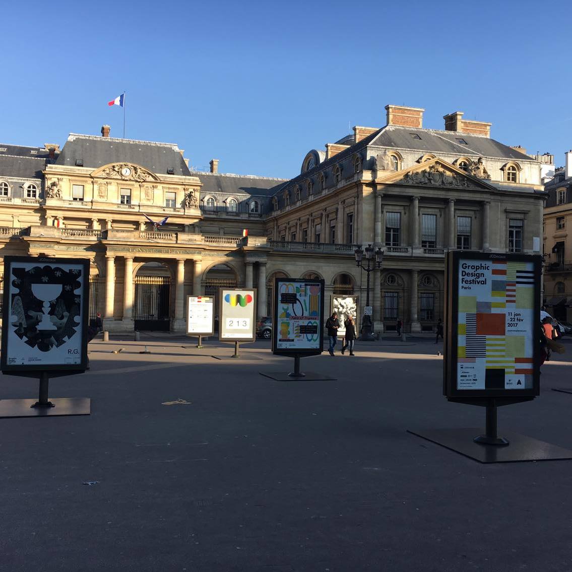 gdfparis's tweet photo. #CreativeSport | Les affiches du @gdfparis @ Place du Palais Royal !
Merci @JCDecaux_France, partenaire fondateur de l'événement
 #GDFP17 https://t.co/ul4NOvxIZm