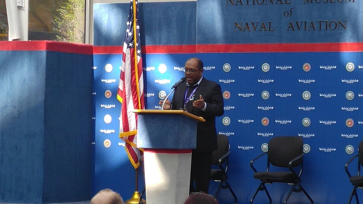 FloridaWestEDA's tweet photo. Bill Hills @NavyFederal CIO congratulates students @CyberThonPcola @BillHillsCIO https://t.co/EhoUPoaYEG