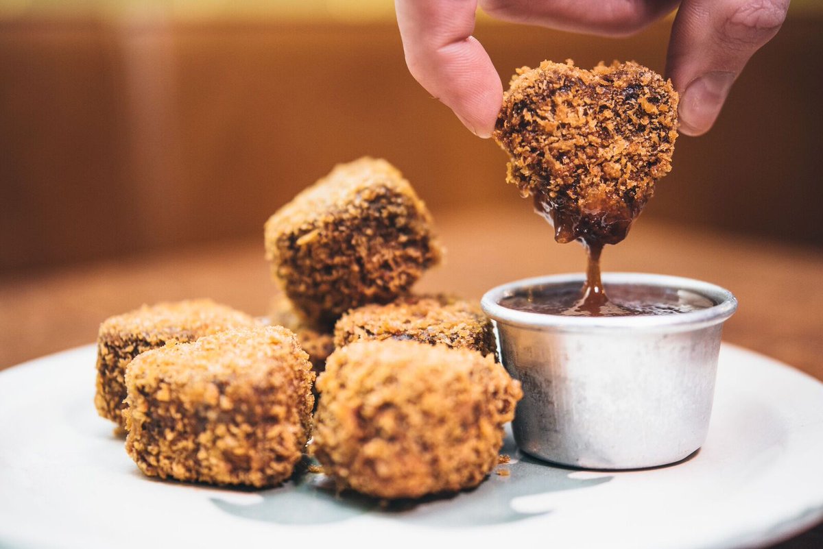 KERB_'s tweet photo. Eat your way through the ENTIRE SPREAD of food &amp; drink at #KERBdoesBurns next w/e. ON US. Last chance to enter👉 https://t.co/dfnrWqTj7A https://t.co/VxkjhX5Cin