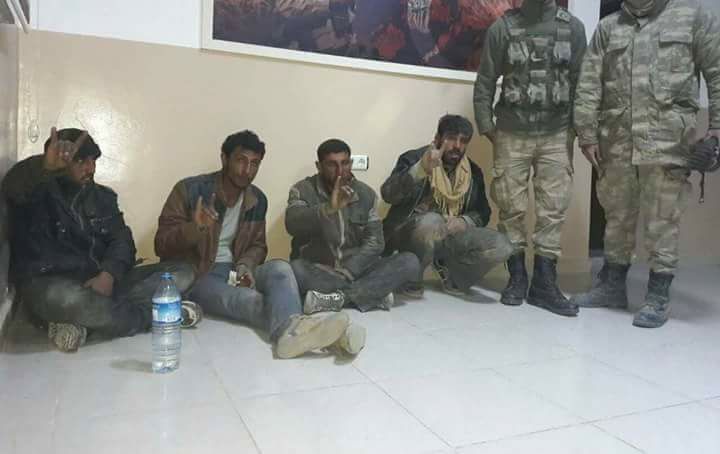 Sınırı geçmeye çalışan pkk/ypg'li teröristler Biraz Okşama sonrası #Bozkurt işareti yaparken..

#ülkücü #milliyetçi #türkçü
