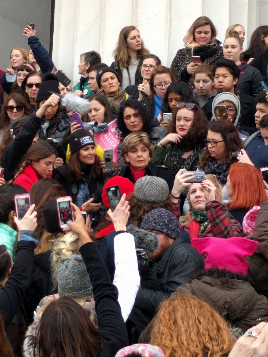 S_copyWright's tweet image. @GloriaAllred is at the Lincoln Memorial.