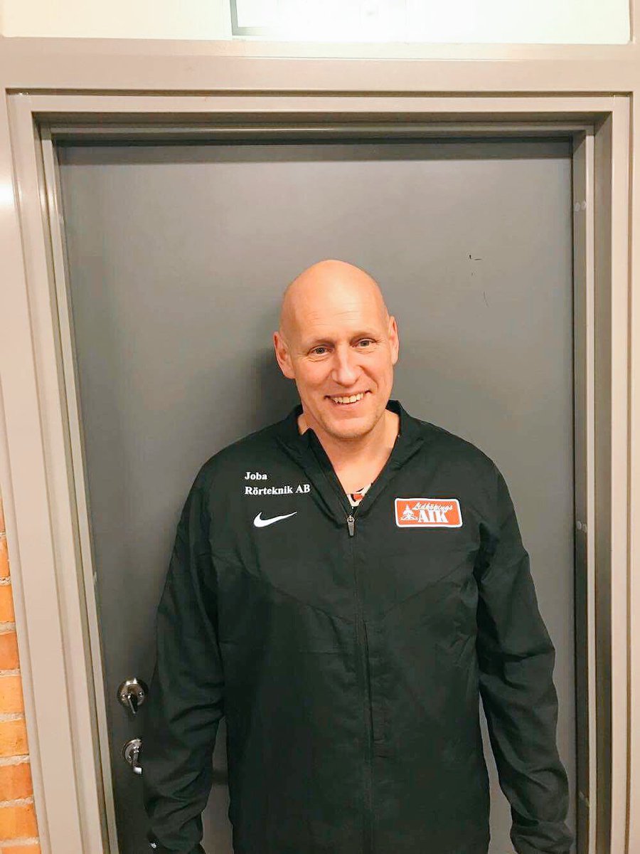 "Coaches for 90 minutes. Hair still perfect". 

Sixtensson nöjd efter åttonde raka segern.