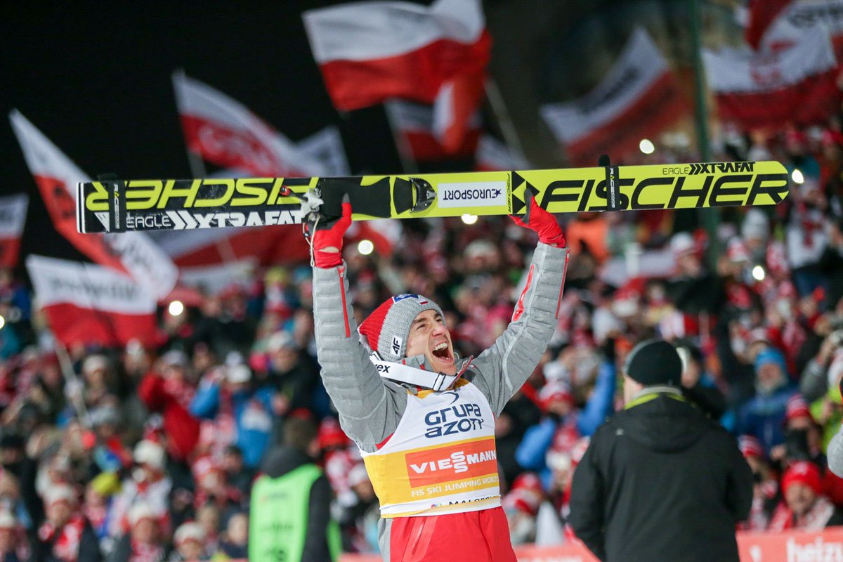 prezydentplarch's tweet photo. "Mamy świetnych zawodników, mamy się z czego cieszyć" - #PAD w #Zakopane. 
#Stoch https://t.co/5MTXGynIqf