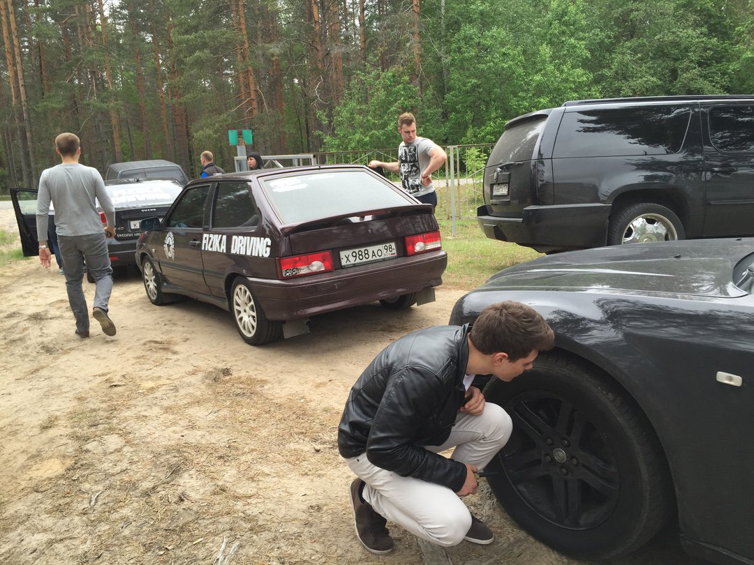 FizikaDriving's tweet photo. Пилоты Fizika Iron Team! Их целая братва восьмаков! Четырок и других авто! Любим Вас, братья! https://t.co/cBqXUgF9Qn