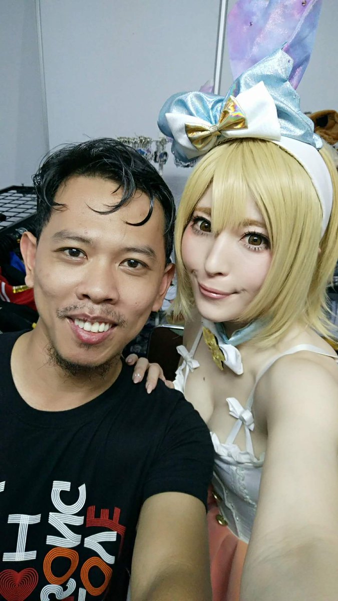 Bana_Otoko's tweet photo. Finally meet @usagicos for the 1st time at #clashcosplay bandung 2017
#happy #cosplay https://t.co/I4gogZGVz8