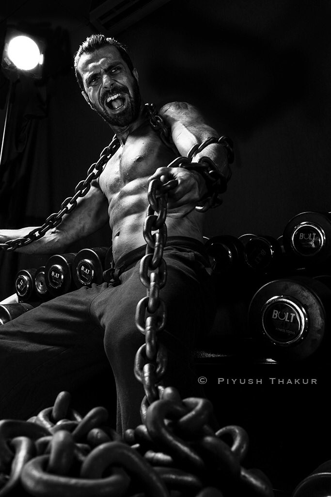 piyush_thakur15's tweet photo. ~ IT NEVER GETS EASIER,
YOU JUST GET STRONGER ~

Model - @AshmitPatel 
Stylist - @Ashram_Coll 

 #piyushthakurphotography https://t.co/E36TTbsrtf