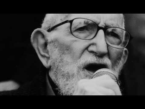 «Mes amis, au secours... Une femme vient de mourir gelée, cette nuit à trois heures» limportant.fr/infos-culture/… <a href="/Abbe_Pierre/">Abbé Pierre</a>