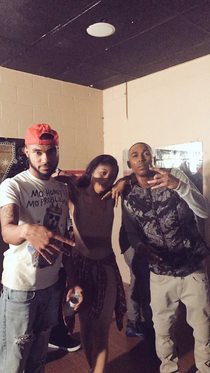 bitchesluvtaj's tweet photo. @ThatMan_Ortiz vs @KillaAbdulRauf
@YUNG_HERO_BOB vs. @TXRILLCHUCO_VSO #DraftClass2k17 π₯π£ ass battles stay tuned #DFWBL πͺπ½π― https://t.co/OGcRCrd1xD