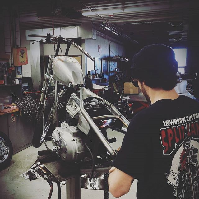 LowbrowCustoms's tweet photo. Build Something. 📷: Jackson Zelinski #buildsomething #lowbrowcustoms #splitlanes #choppers #chopper #sportster #thelife #sporty #harley https://t.co/urfy5ZLZqH