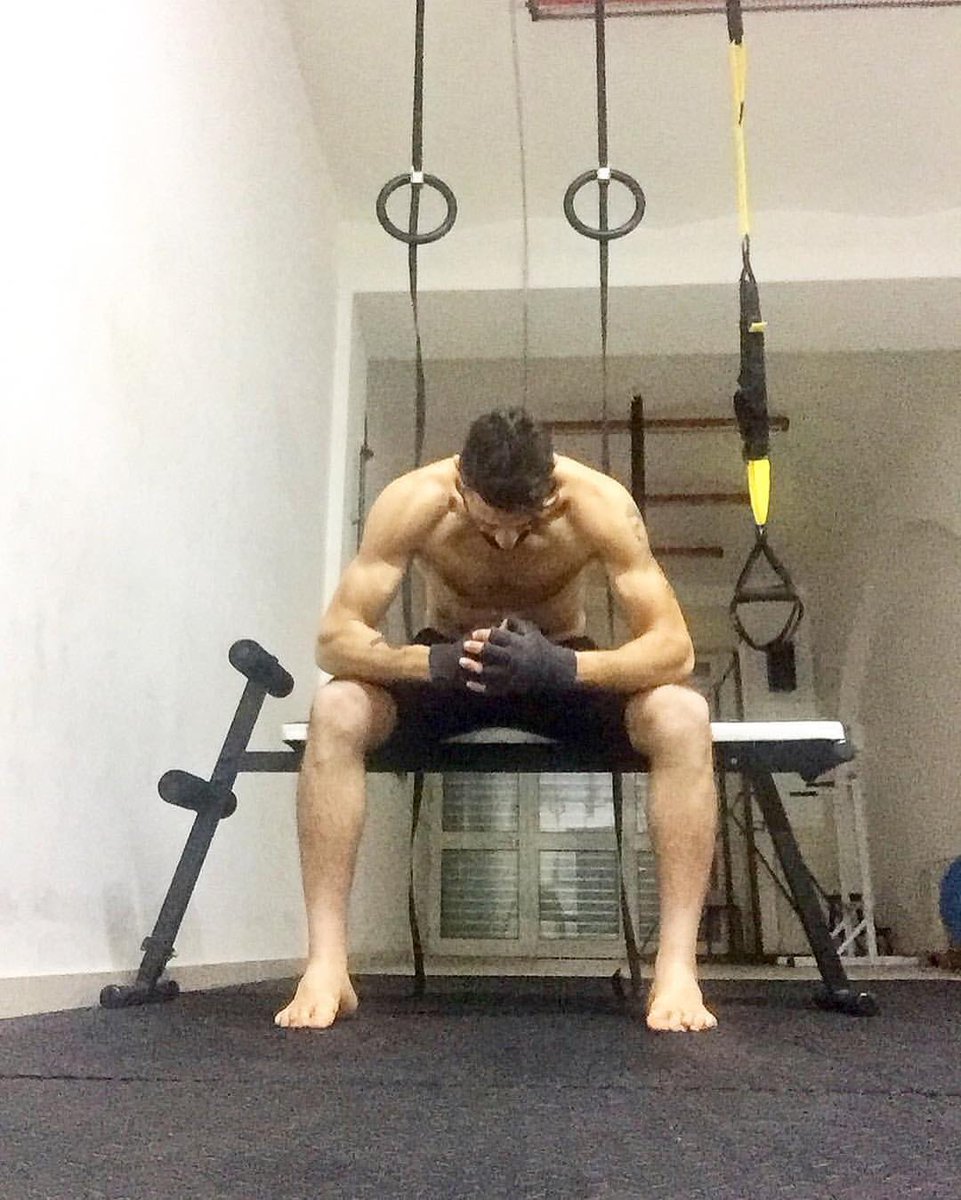 siberiano88's tweet photo. Una buona domenica a tutti voi #Training #selfie #trainingtolove #photography #photo #photooftheday #boy #sacrifice #irpinia #Campania 💪🏼🙌🏼 https://t.co/MxrBVwgZ05