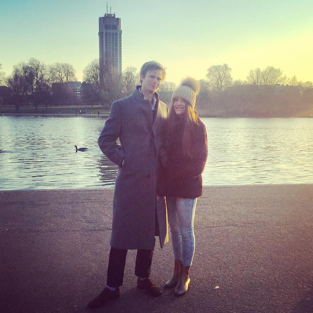 rosadcrawford's tweet photo. January stroll in Hyde Park after lunch at Magazine @SerpVenue #London #ducks #swans #Serpentine #furcoat #furhat #doublefur :D💃 https://t.co/Np8pu7lNe6