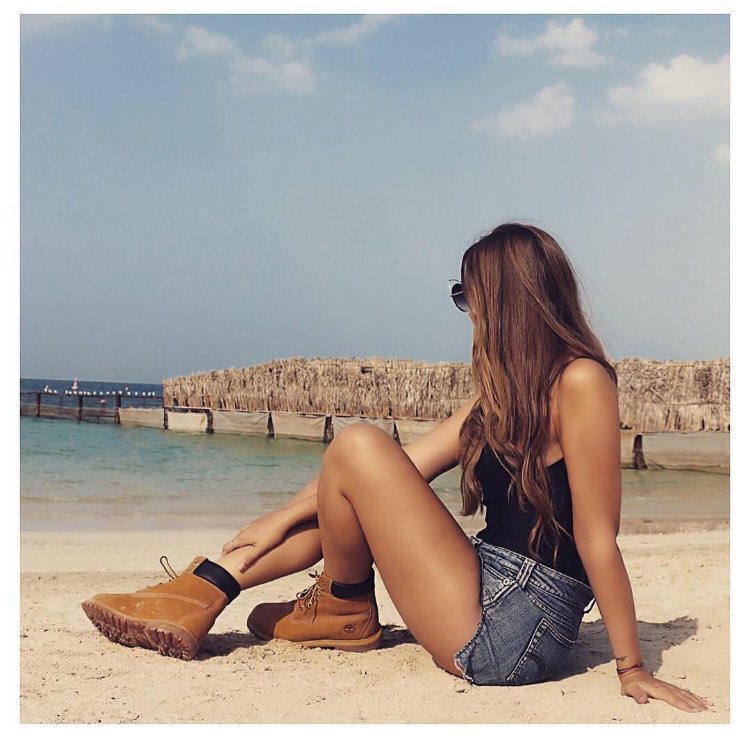 Sometimes you just need a minute to stop &amp; appreciate the beauty around you. Credit: <a href="/FrankieHales/">Francesca Hales</a>
#covebeach #mydxb