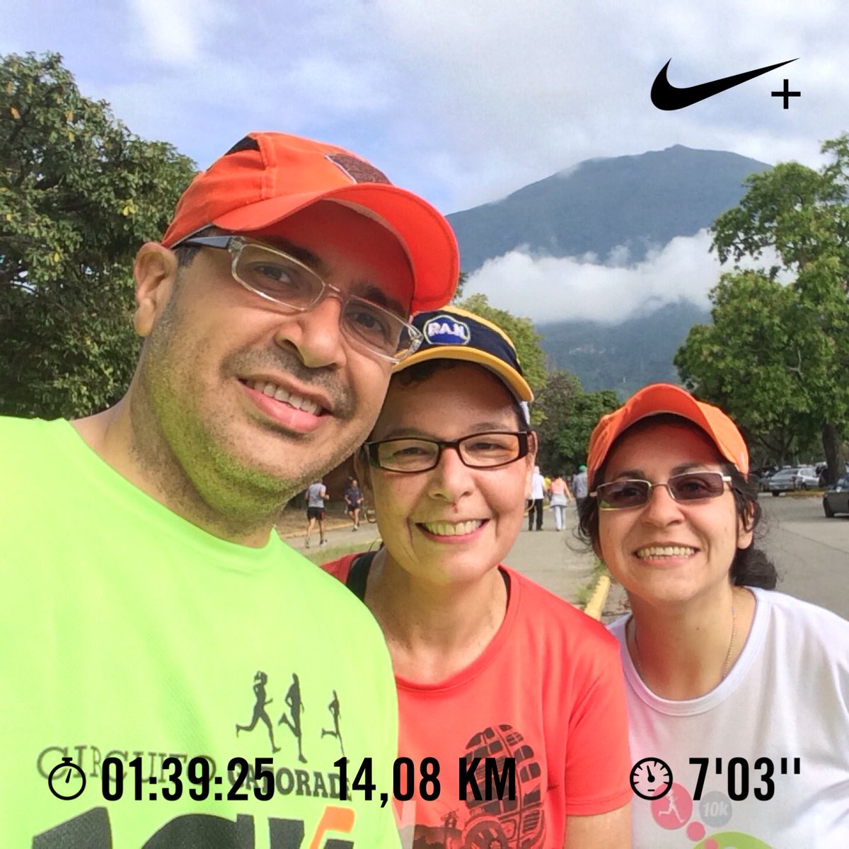 CarboRunners's tweet photo. Esta mañana!; rumbo al #maratoncaf2017 https://t.co/wOHuA3KKBq