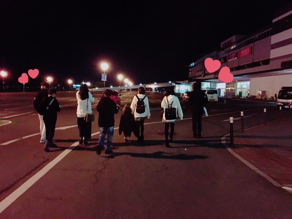 supermanxbadman's tweet photo. 兄弟みんなで初プリ記念👏🏻✨
ケンカもするけど仲良しです👩👩👧👦👨👨👦👦
お寿司🍣もたらふく食べたし
念願のおそろいも買えて満足💓
次の集合はたくさんお祝い会かな🍻✨(笑)
#8人兄弟 #skkmrsrh
#marvel #rinkcode https://t.co/NW5pWSc8Y1