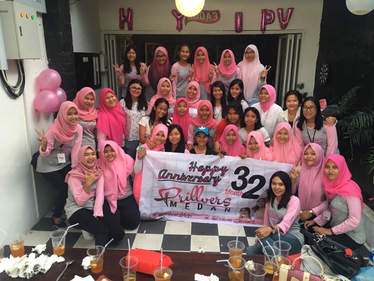 PrillversMedan7's tweet photo. Happy annive pv mdn!!! 
Doanya smoga gath2 selanjutnya (tanpa pj indo) bisa lebih rame lagi! Senang bgt hari ini aaaa gabisa move on 😘😄😄😄😄😄😄 https://t.co/sLtl7Pg7Mc