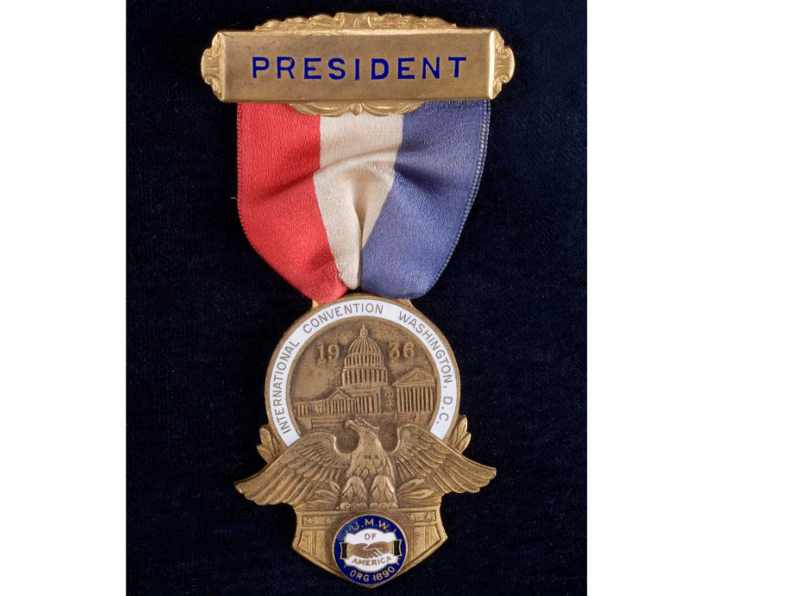 Today in 1890: United Mine Workers of America is founded in Columbus, Ohio. John L. Lewis's 1936 union badge: ow.ly/qkHF307znaG