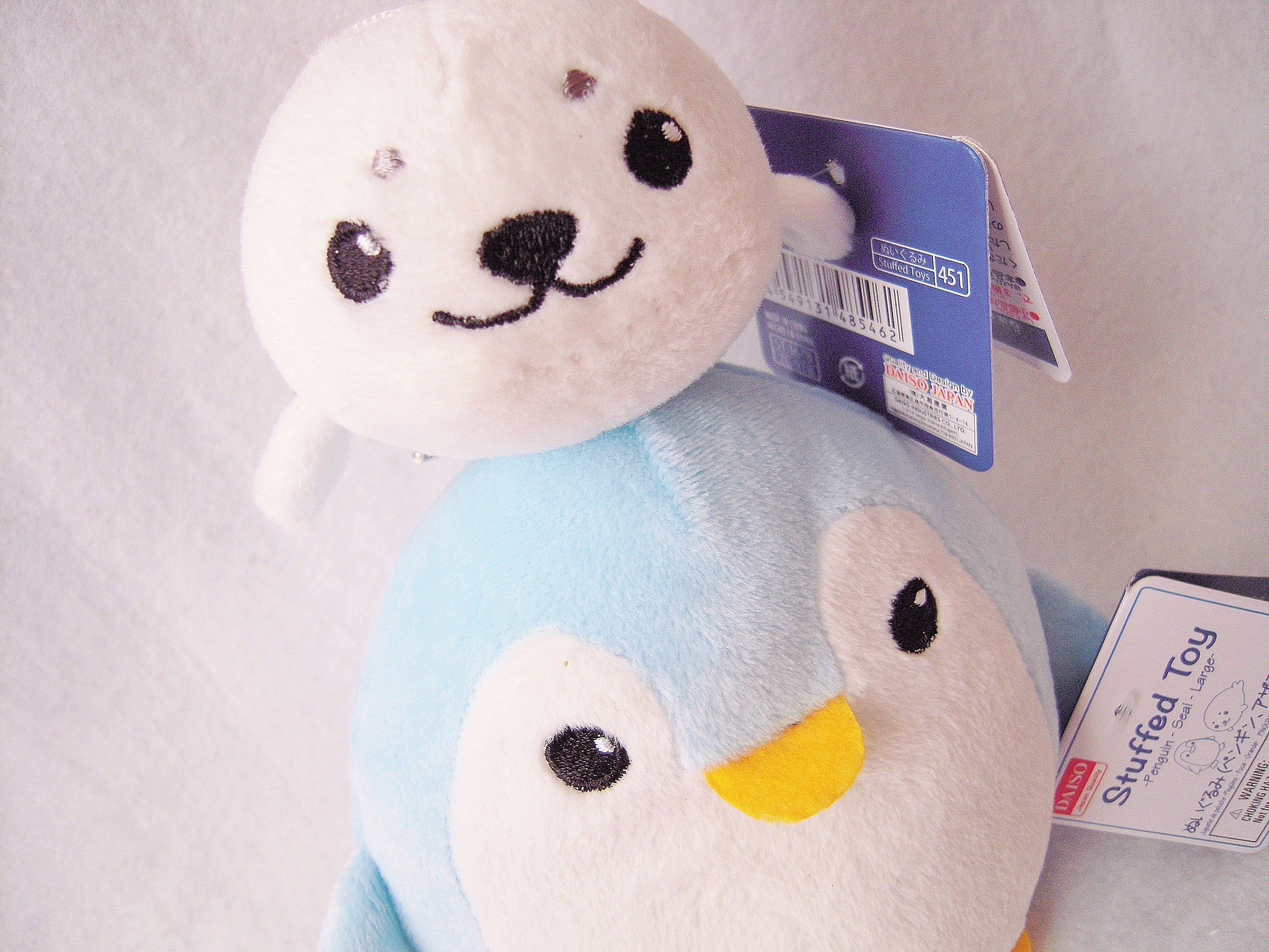 ふーま Twitterissa ダイソーで見つけたぬいぐるみ アザラシ 小 とペンギン 大 です 可愛くてつい買っちゃいました ちなみにどちらも108円 他にイルカやクジラもあってどれも可愛かったです T Co Iu3xgz0gak ダイソー 100均 100円ショップ