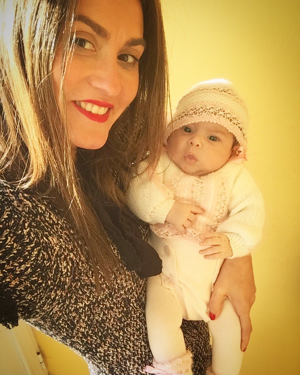 AngelesBergondo's tweet photo. Nunca dejes de enloquecerme.Lo necesito!! #madrinaslocas #entrenubesrosas #tardesdedomingo #sinfiltros #domingosalsol https://t.co/MykvTUjBIF