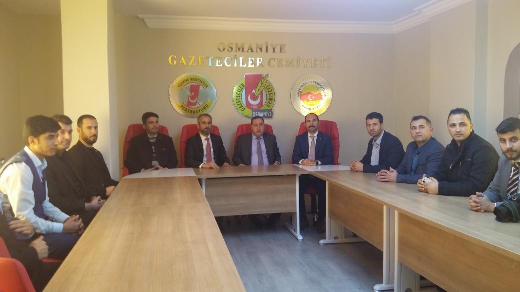 hakanyigitak's tweet photo. #ÇırakUstaİzinde Diyerek OSMANİYE de Ak Ocaklar da bir arada https://t.co/XFpB5b7SMg,radyo, gazeteler ziyaret ettik @RT_Erdogan 
#HakanYiğit https://t.co/J9sBZf9ysN