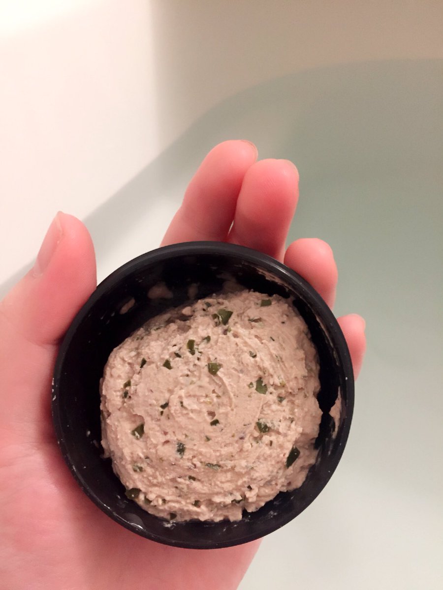 新鮮檸檬 A Twitter Lush フレッシュフェイスマスク 人魚姫 ワカメが入ってるんだって O 潤い大事 匂いもさわやかですてき