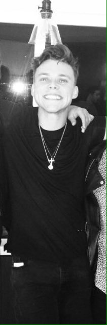 ashtonslibrary's tweet image. 