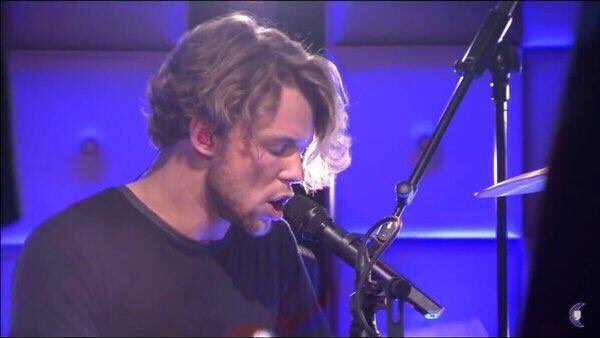 ashtonslibrary's tweet image. 