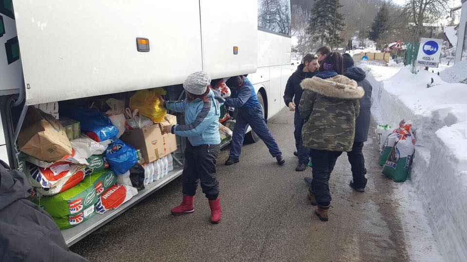 lamonicamaggi's tweet photo. Saletta
consegna aiuti
@terremotocentro #terremotocentroitalia https://t.co/mmrmrgM1gi