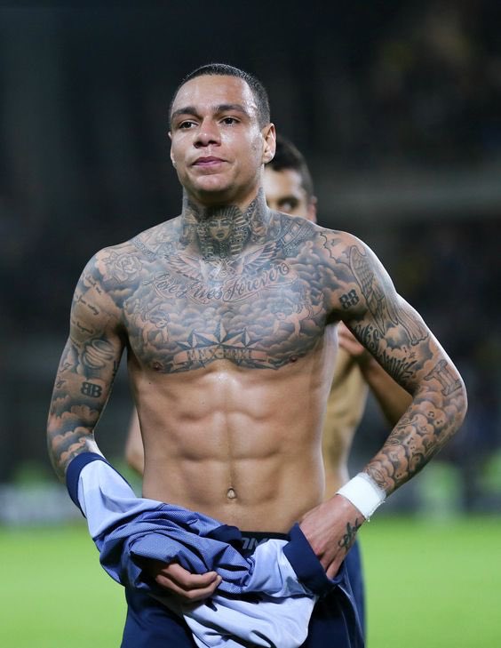 Waarom Gregory van der Wiel geen tatoeages heeft in FIFA 16