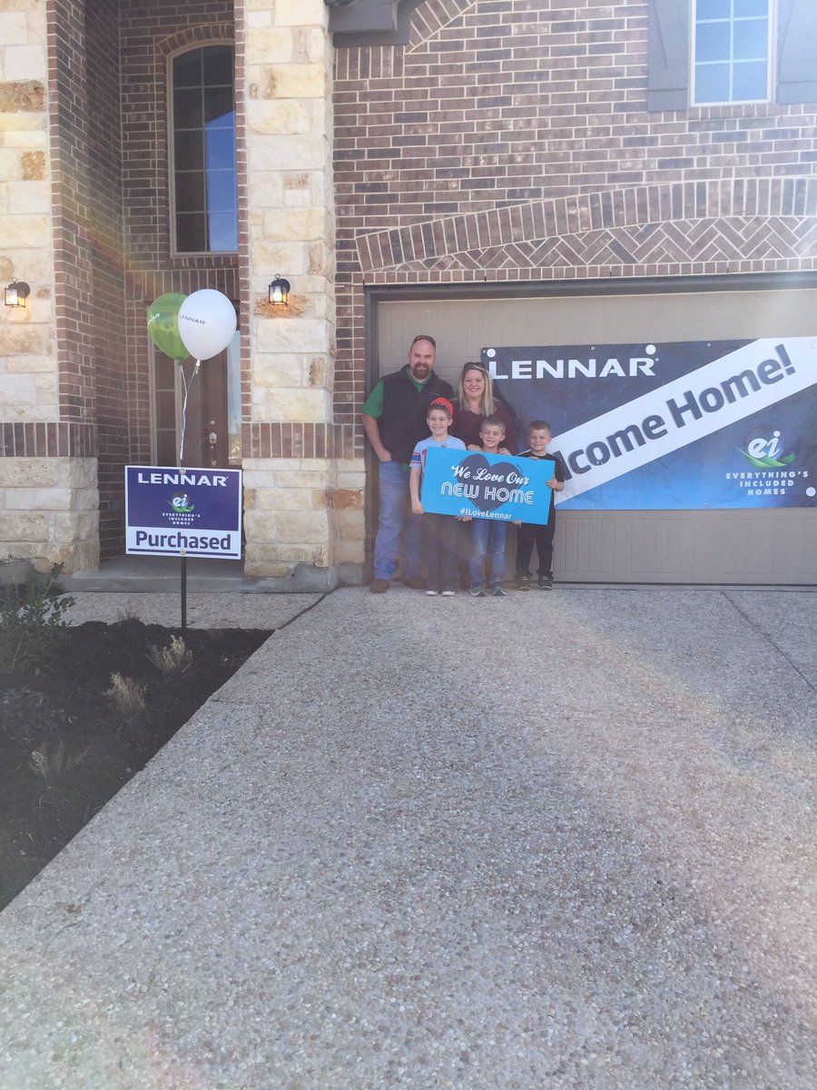 JWpropertysales's tweet photo. Getting ready to close on a Lennar home. My clients are so happy. Thx #lennar for the balloons &amp; signs. #johnsonranch #sanantoniorealestate https://t.co/NpSo7uzXvy