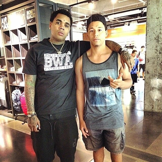EPsportsnut's tweet photo. #Exposed by @SoPrinceHawkins https://t.co/xqtvW8qosE #SoundCloud @iamkevingates #PrinceHawkins 🔥🎤🎧🎼#Retweet #MusicPress #GoingExtra #IDGT https://t.co/fyIxRp4was