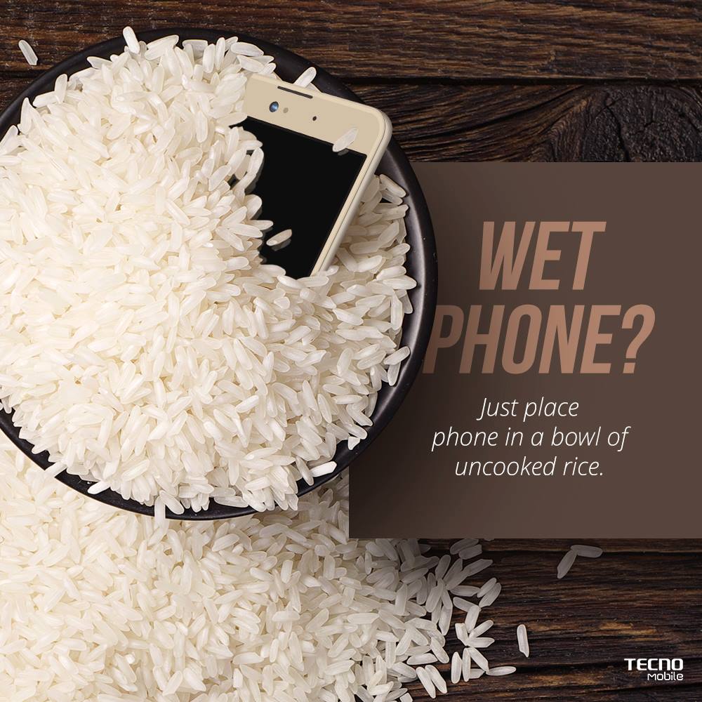 TECNOMobileEG's tweet image. A bowl of rice can save you mobile #LifeHacks #MobileHacks