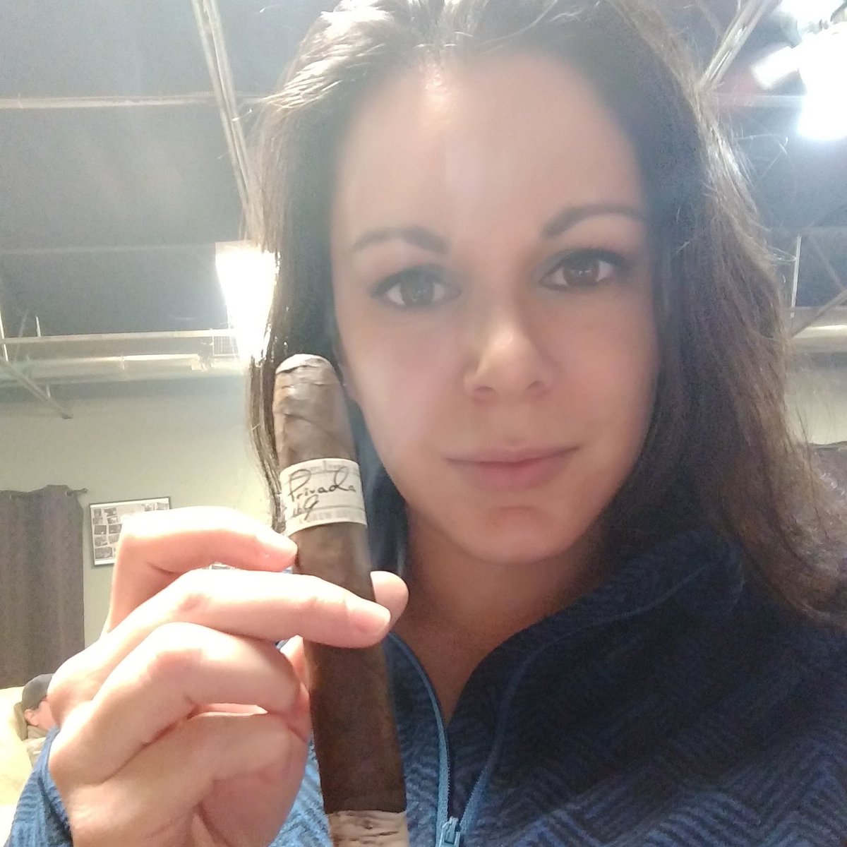 AnnZischkau's tweet photo. Last night smoking a Liga Privada No. 9 @KnowAGuyCigar #lubbockmodels #model #cigars #ligaprivada #womenthatsmoke @drewestatecigar https://t.co/xQhRYEl6JV