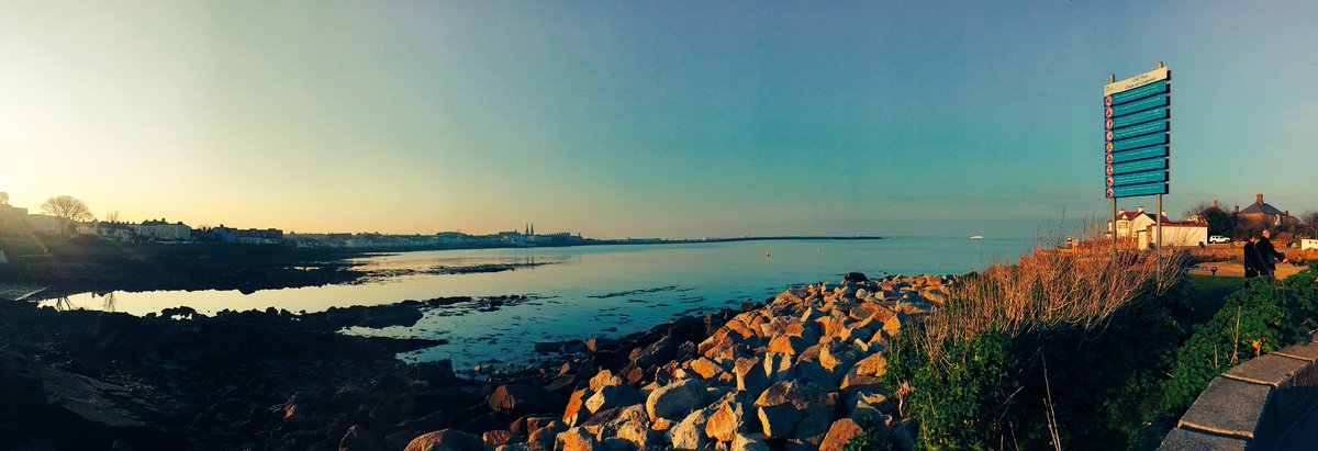 OlwenCD's tweet photo. Oh hello, 14,000 words! Beaut of a walk to clear the head. #postgradwoes #Dublin https://t.co/SBQCBRBaTC