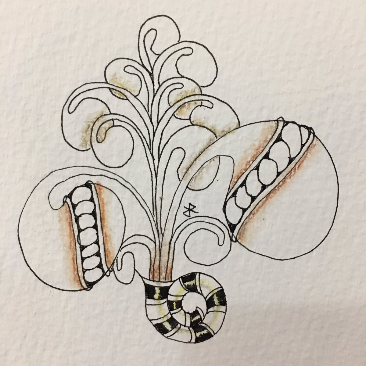 YuChenHsu's tweet photo. Tired day. Keeping tangling. 
#moleskine #moleskinewatercolor #mooka #purk #marasu #365 #365in2017 #365之22 #everydaytangling https://t.co/NnOvN9vXlA