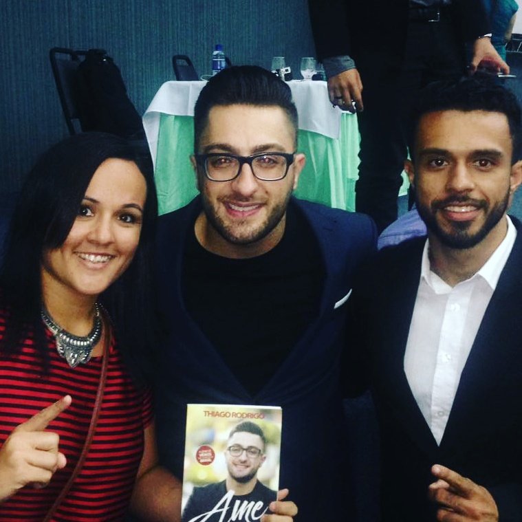 vanessaplanob's tweet photo. @prthiagorodrigo Obrigada pela noite maravilhosa, homem de Deus.
A #BoulevardMonde tem mudado minha vida e vc foi canal de bênção pra todos https://t.co/HqDZ3eIj0g