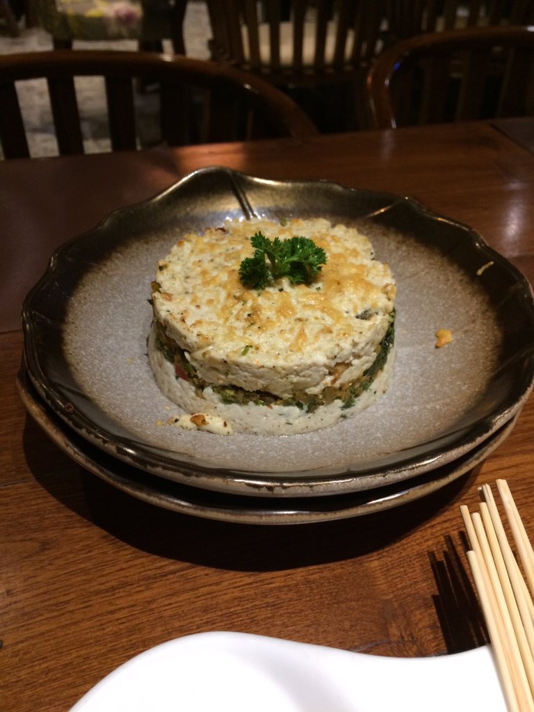 indieRoverS's tweet photo. Had a filling Lebanese Fondue and a disappointingly dull Mousaka @ Ithaka, lower parel #EatCheat #Bombay https://t.co/UQu4oY6KN1