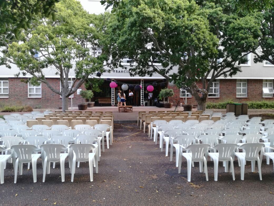 RepofFrancie's tweet photo. Almost getting married !!!!
#theROF #francievanzijl #helderberg https://t.co/ywWFJTygra
