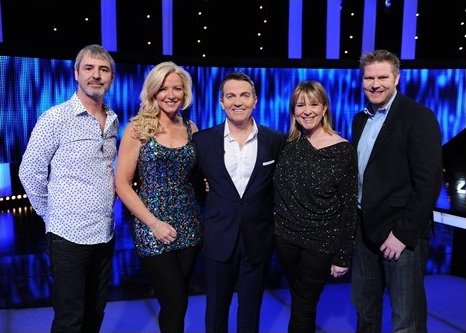 ElstreeStudios's tweet photo. The Chase Celebrity is on @ITV at 5.30pm. With @Fern_Britton @Hoggy602 @MichelleMone & Neil Morrissey @ITVChase https://t.co/rGJH6Rithj