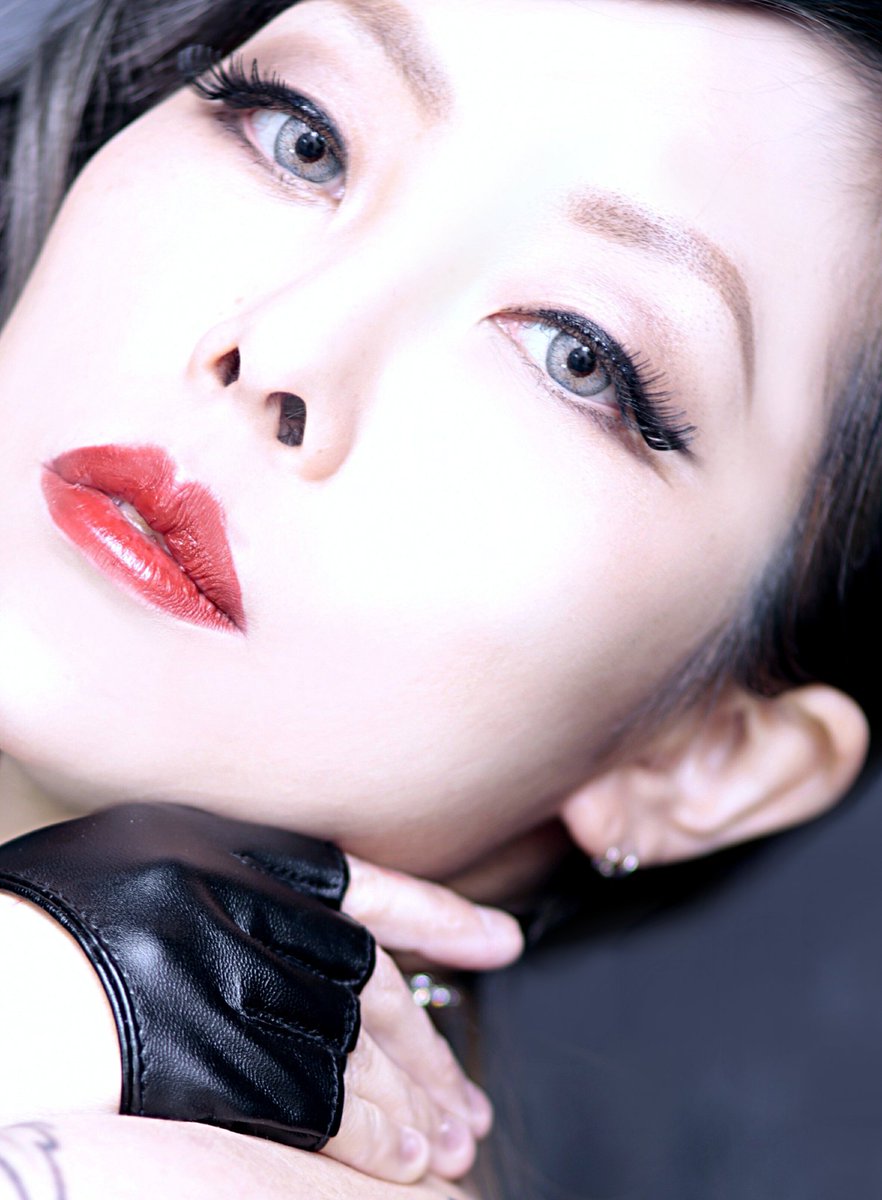 her_majesty_sm's tweet photo. Model: 女王陛下
Makeup: @mamin_abe
Photo: @takeomimatsuura

メイクが素敵すぎるので 資生堂 風にw

#モデル
#カメラマン募集
#PortraitMode
#makeuplover
#ヘアメイク
#CHANEL #ポスター 風 https://t.co/OtAFsIEvyz