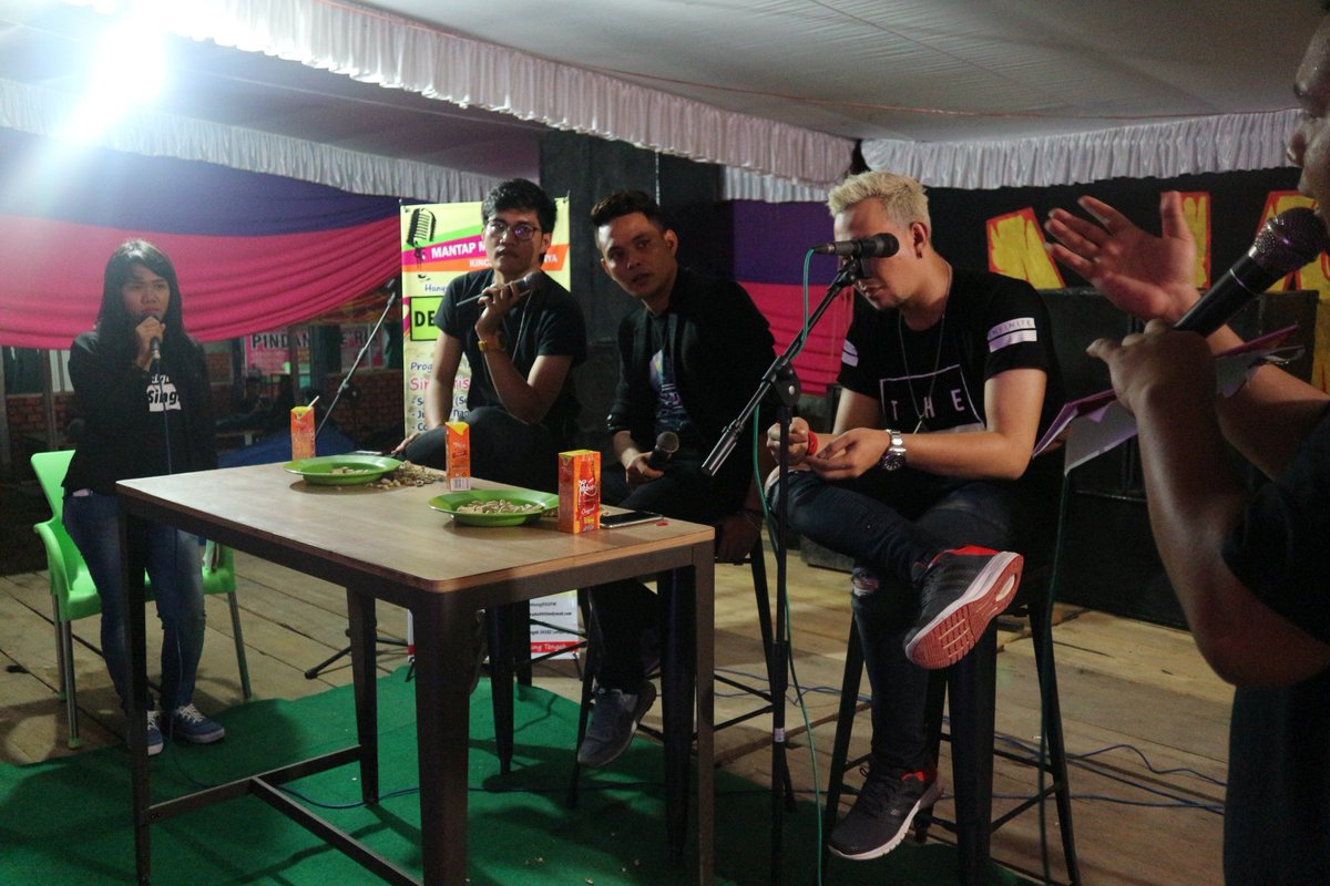 Denbang995FM's tweet photo. #TrioGAB @Andrabpratama @anggaadipati @gamma1_heri
#SebutSajaDiaMelati Tiba Di RDB Jg Dlm #PromoTourRadioSumatera @TrinityOptimaP @Ipamutter https://t.co/oajdlPsdHf
