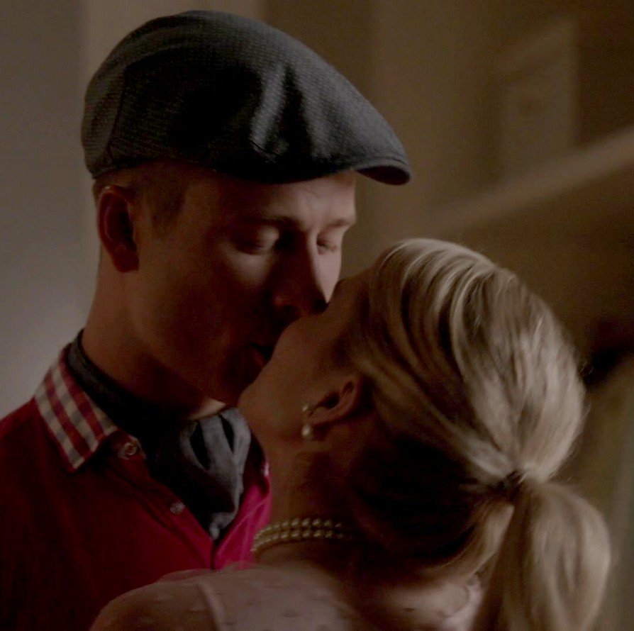 BestCouples_1's tweet photo. Chad Radwell and Chanel Oberlin | Scream Queens https://t.co/O0lstnssh9