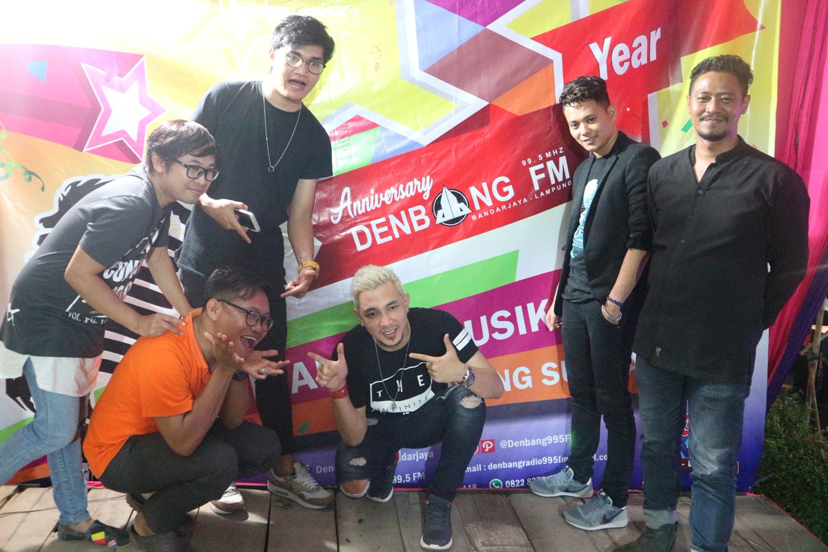 Denbang995FM's tweet photo. #TrioGAB #SebutSajaDiaMelati
Cc: @TrinityOptimaP Pecah Malming Di RDB @anggaadipati @gamma1_heri @Andrabpratama w/@Ipamutter @prampermana986 https://t.co/8zXPg0a9iE